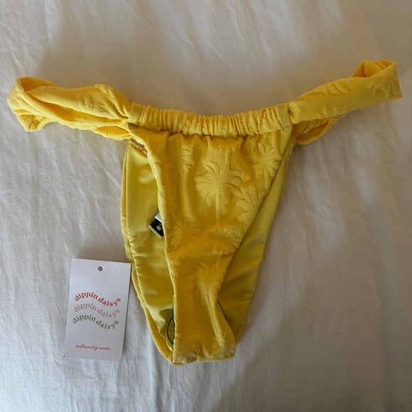 Dippin Daisy's Emma Underwire Bikini Top and Tropics Super Cheeky Bottoms NWT - Picture 4 of 4